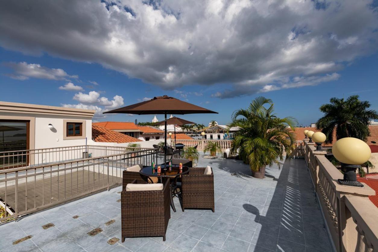 Los Diamantes Apartahotel *