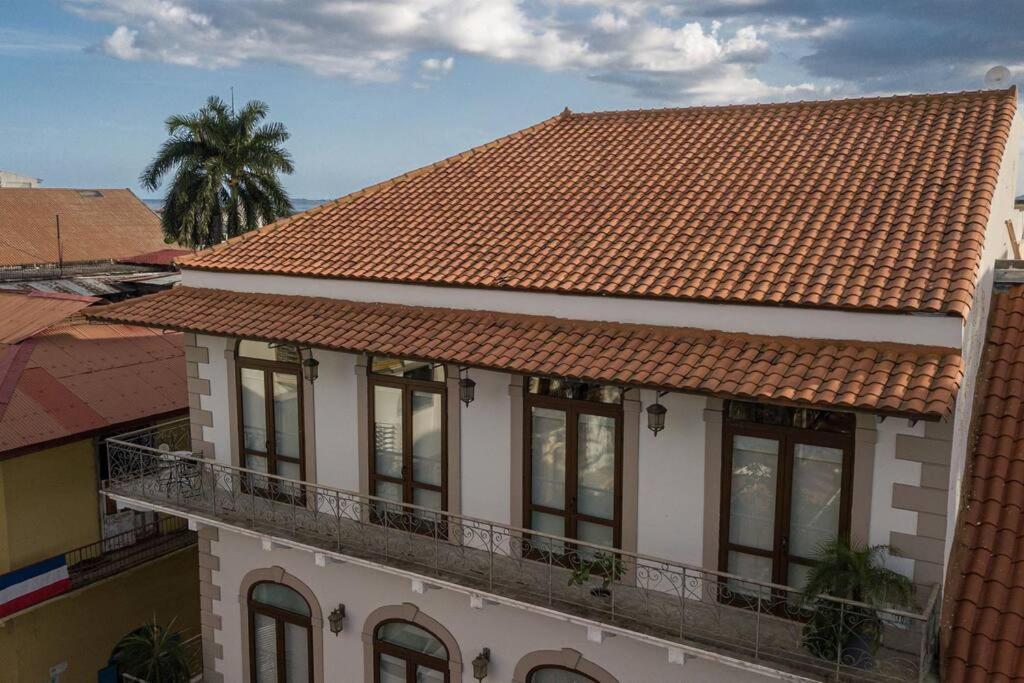 Los Diamantes Apartahotel *